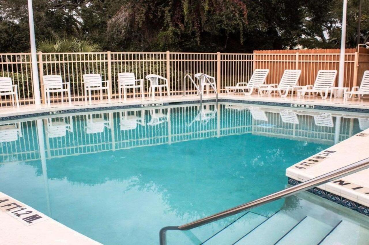 Quality Inn & Suites St Augustine Beach Area St. Augustine Beach Bagian luar foto