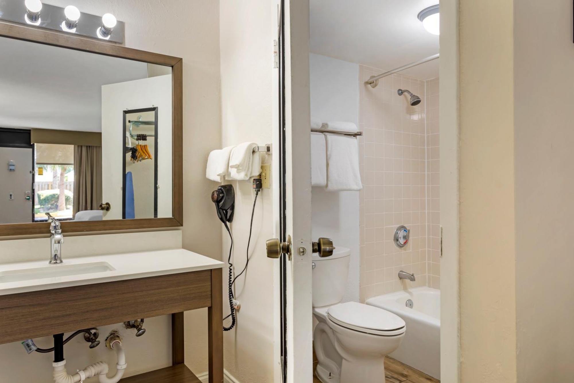 Quality Inn & Suites St Augustine Beach Area St. Augustine Beach Bagian luar foto
