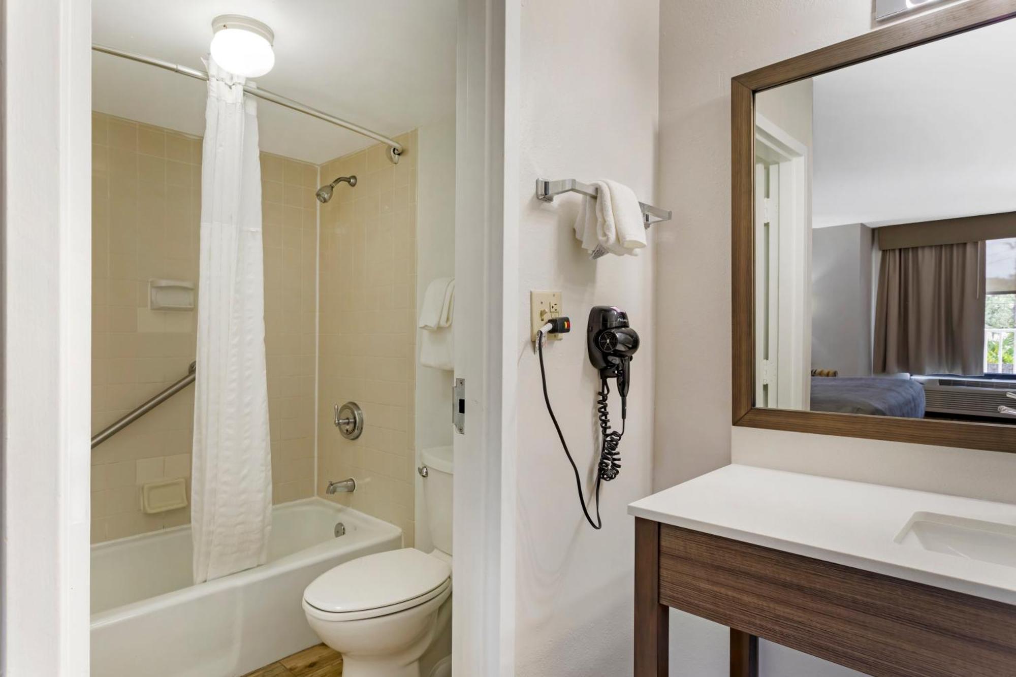 Quality Inn & Suites St Augustine Beach Area St. Augustine Beach Bagian luar foto